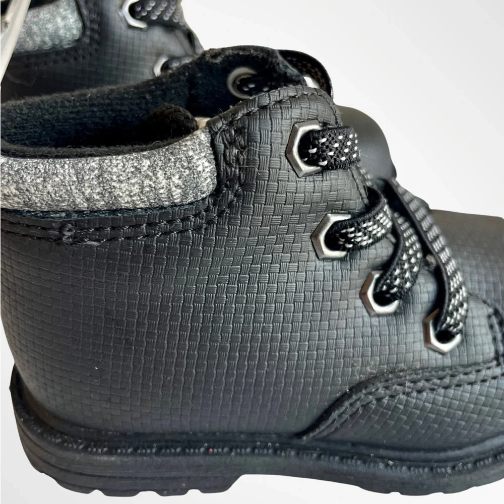 NWT Osh Kosh Toddler Boys Ramon Boots